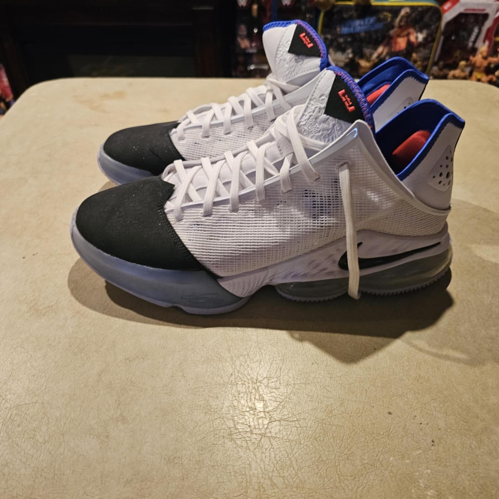 Nike Lebron XIX 19 Low Black Toe